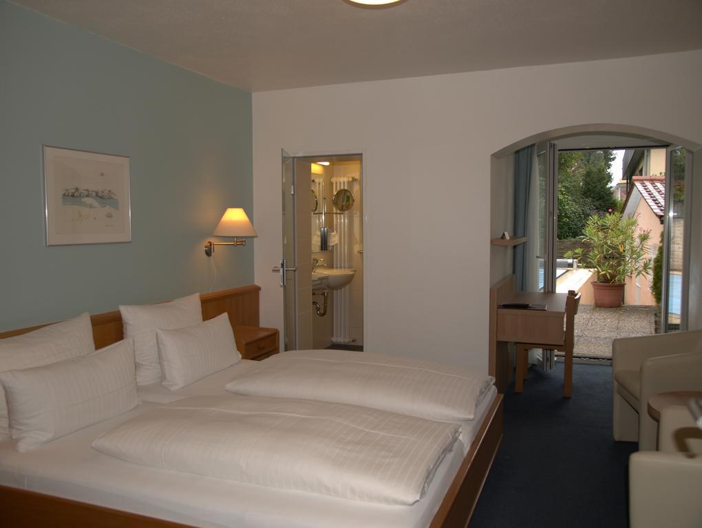Hotel Alpenblick Garni Uberlingen Oda fotoğraf